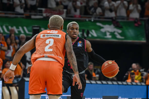 百冠魔咒 百冠魔咒