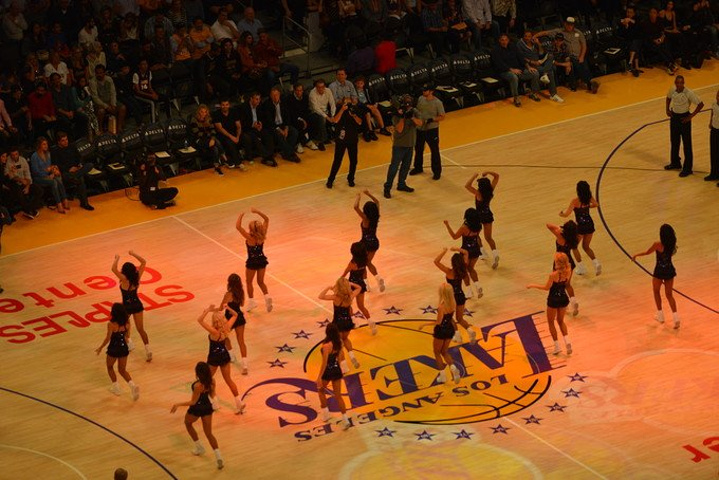 应和不遗余 应和不遗余