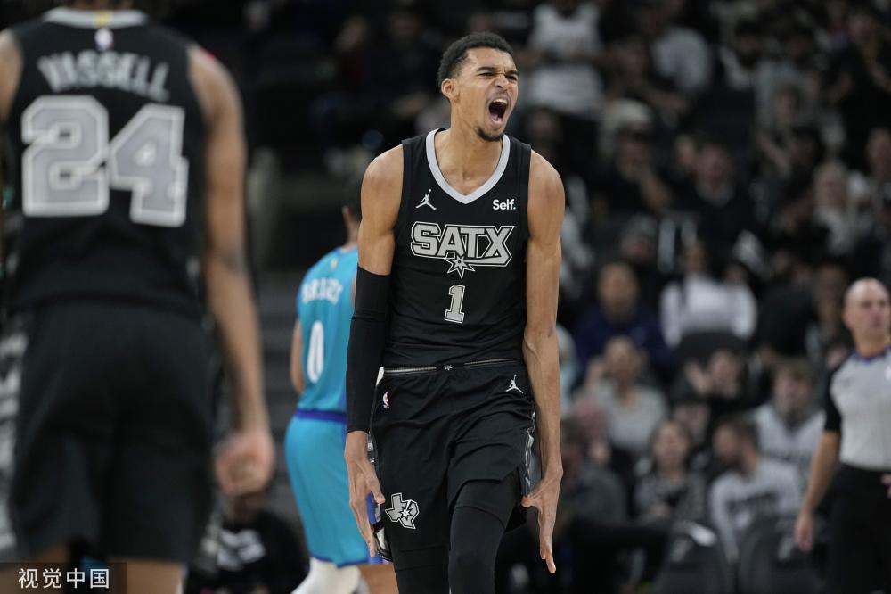 球迷们一睹 球迷们一睹