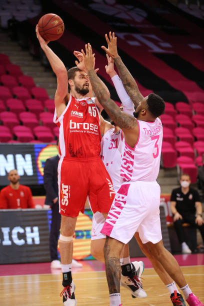 仅因为两个 仅因为两个